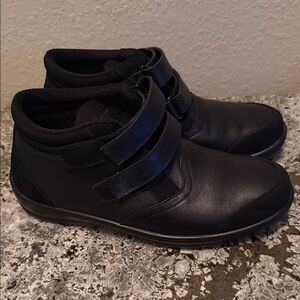 Women's Black Velcro Strap Sneakers
